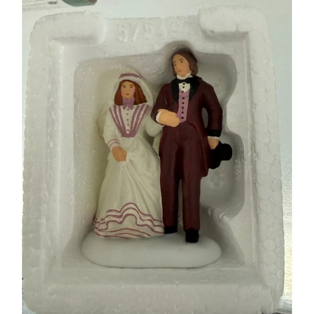 Department 56 Charles and Catherine Dickens Figure Dickens Village Accessory 584